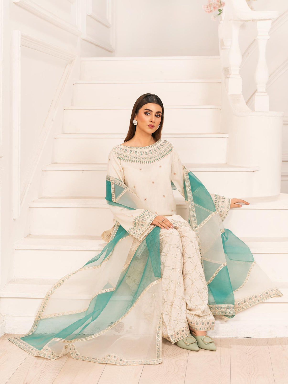 Ivory Embroidered Raw Silk Kurta Set with Farshi Shalwar & Organza Dupatta – 3 Piece Eastern Wear