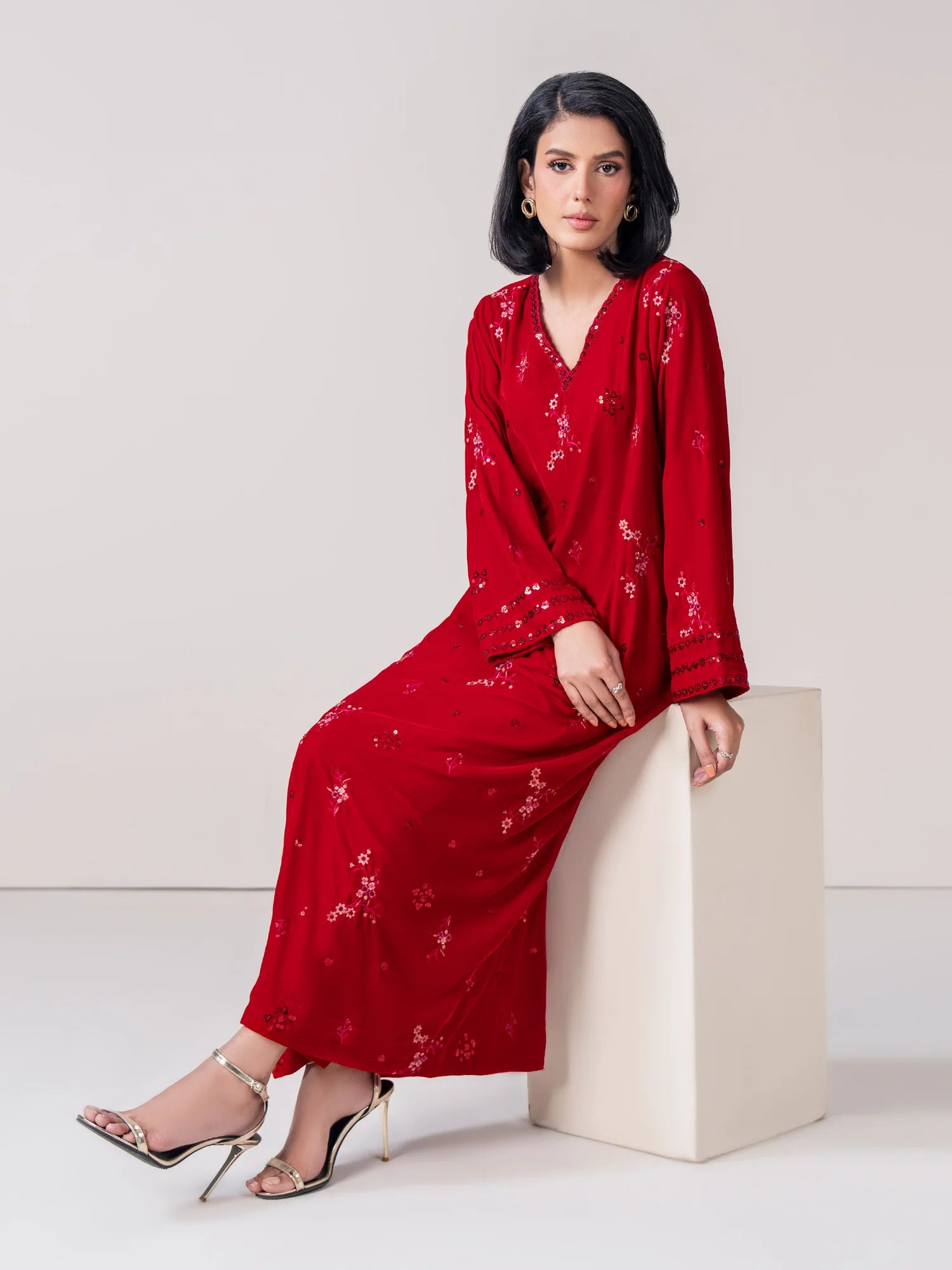 Limelight Velvet Suit - Red A-line Shirt with V-neckline Sequin Embroidery & Narrow-leg Trousers Elastic Waistband