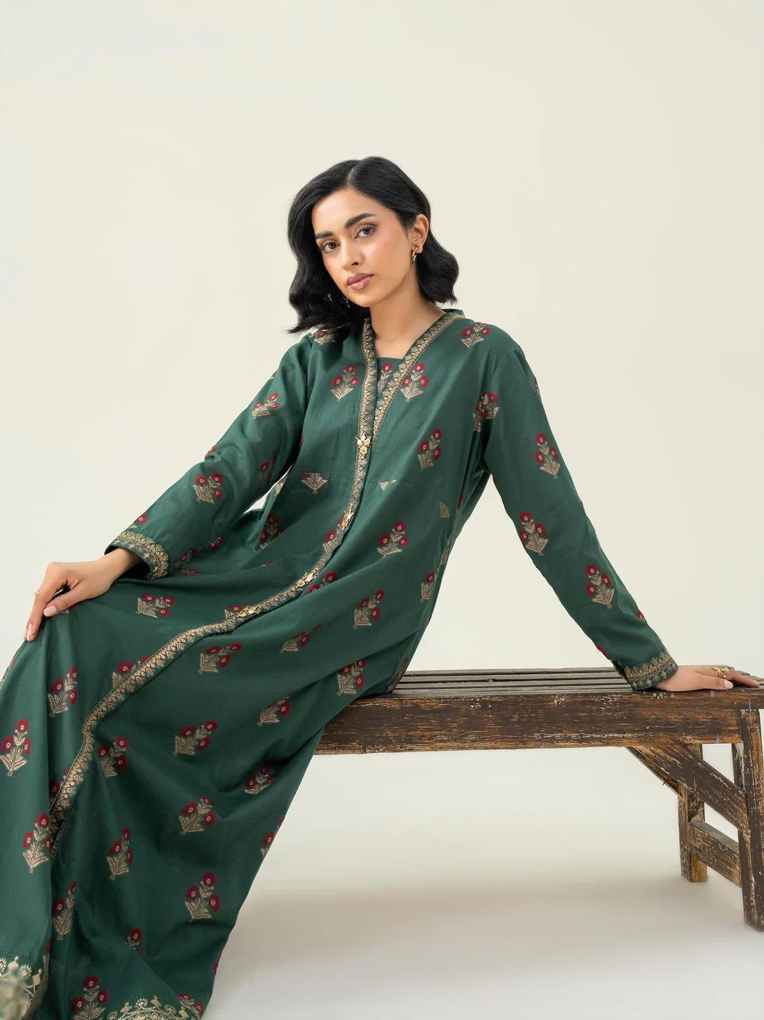 Limelight 1 Piece Green Jacquard Pishwas with Gotta Detailing