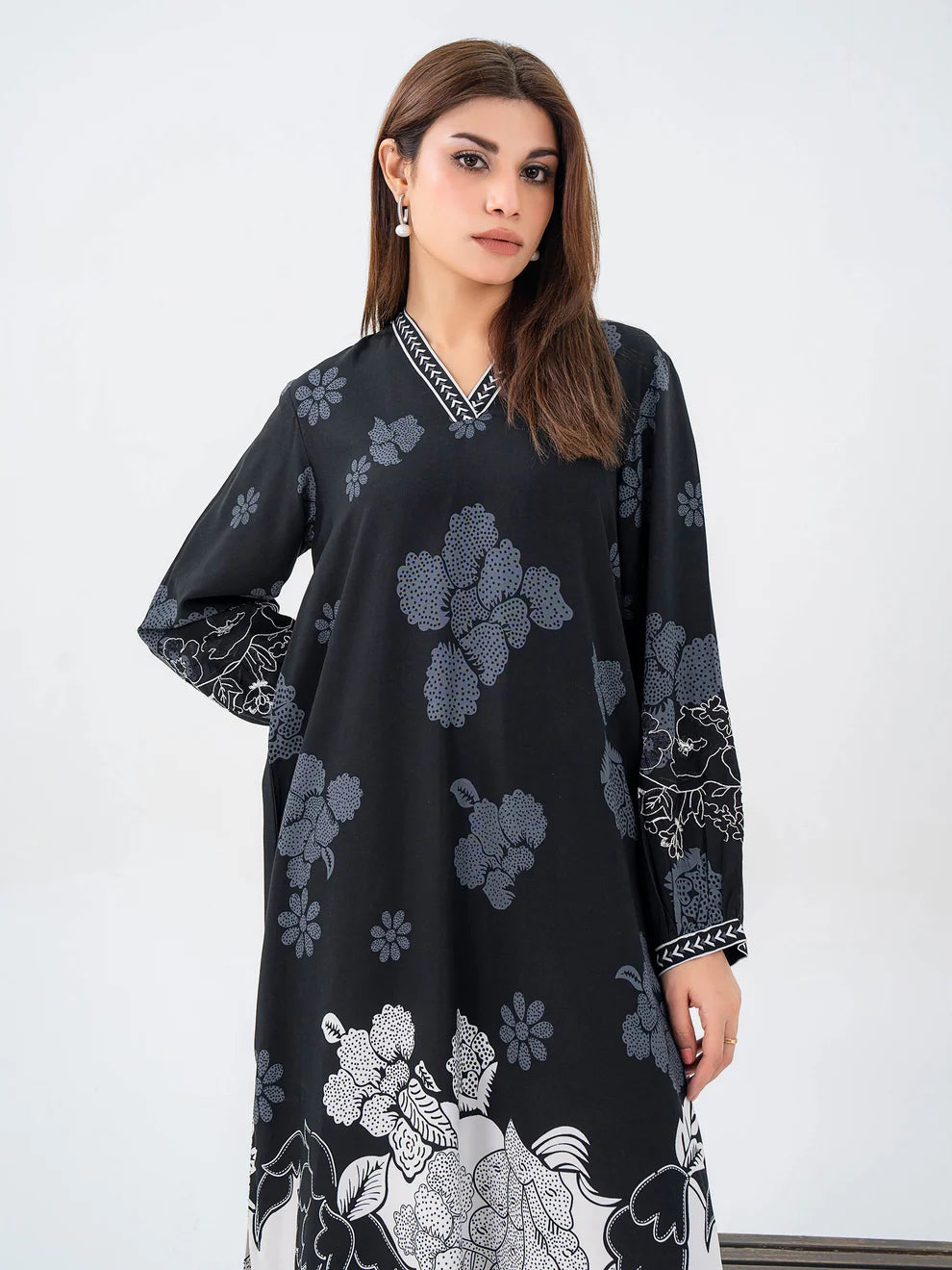Limelight black printed embroidered linen shirt – winter collection – Salenmore2