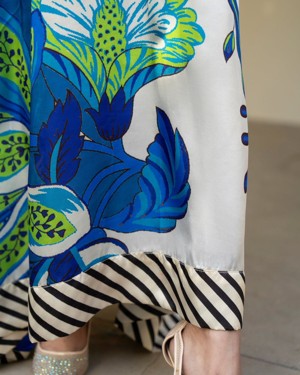 Karma 3 piece Kaftan azure Blue Printed Shamoz Silk 3PC Suit – Elegant Long Shirt with Dupatta & Trouser
Inner included