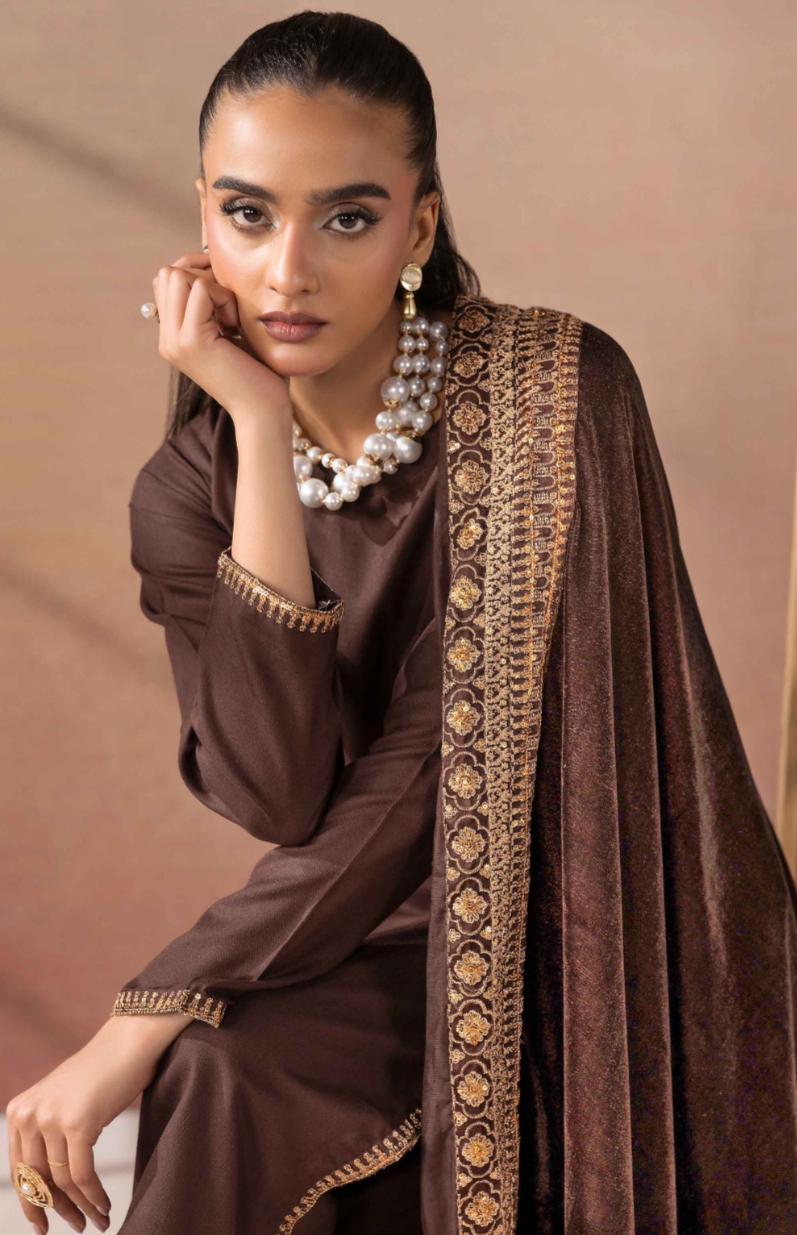 Salenmore | Amor by Simrans Dhanak Embroidered 3 Piece Suit with Velvet Shawl – Pakistani women's wear | Traditional Dress |