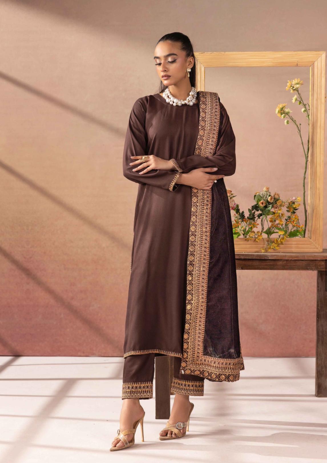 Salenmore | Amor by Simrans Dhanak Embroidered 3 Piece Suit with Velvet Shawl – Pakistani women's wear | Traditional Dress | M