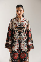 Close-up of band collar with slit neckline on Ethnic printed kurti